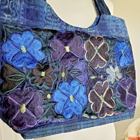 Ethnic Flowers Boho Hobo Embroidered Bag - Picture 4 of 11